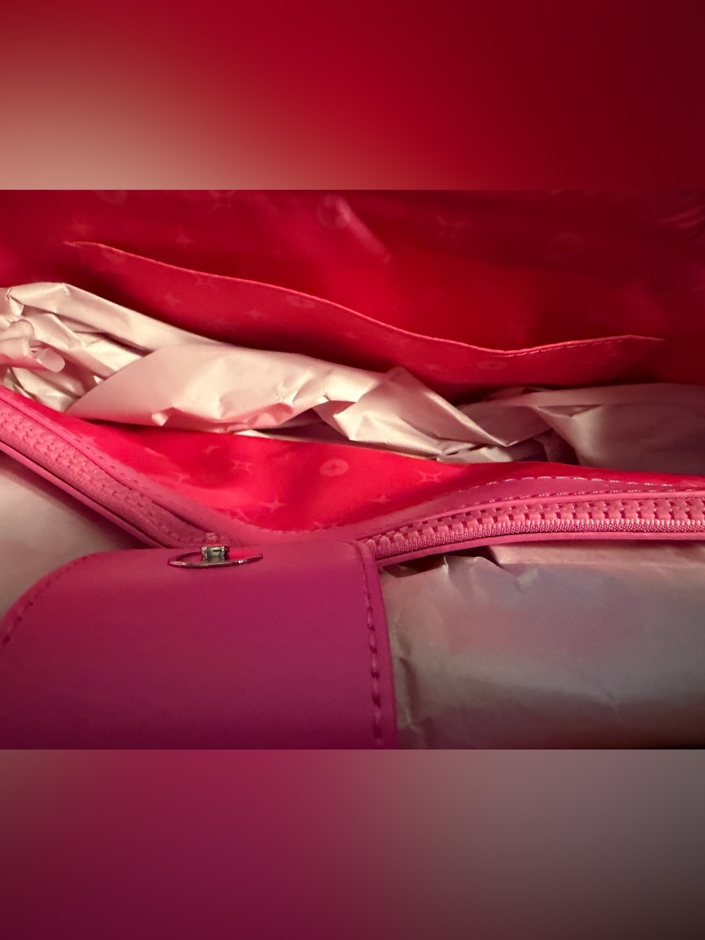 Paris Hilton NWT Casson Pink Puffy Quilted Oversized Tote with Chain Strap P262 - Picture 9 of 12